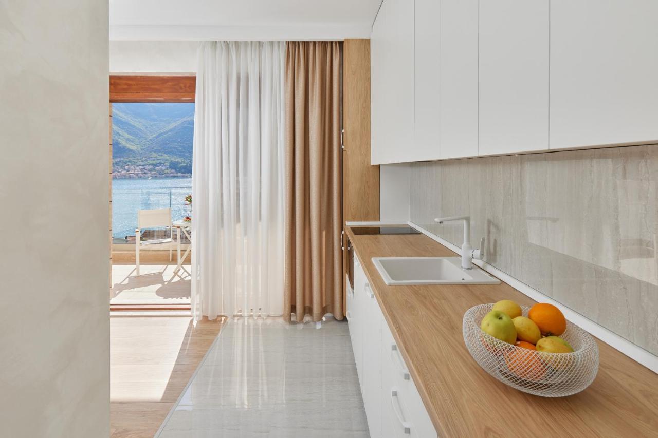 Noa With Sea View Апартаменти *